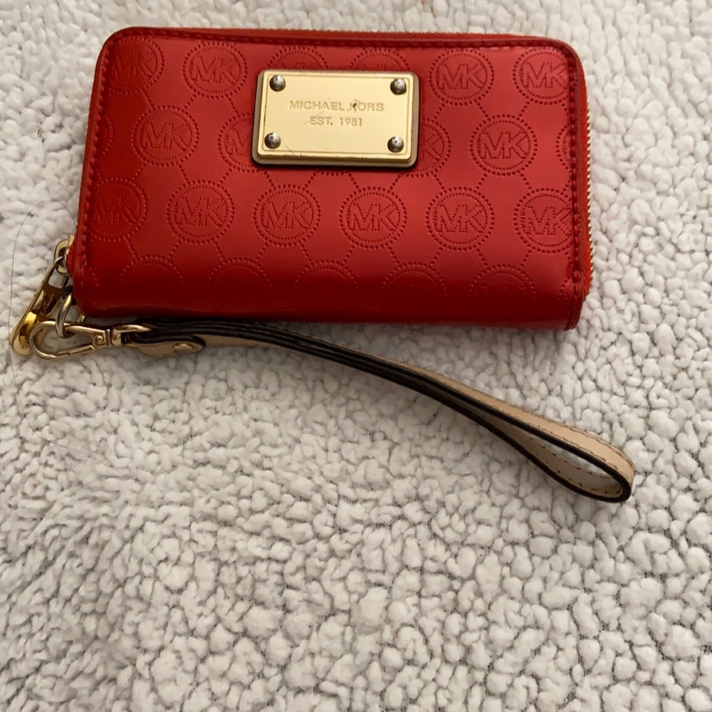Michael Kors wristlet PERFECT FOR VALENTINES DAY!!